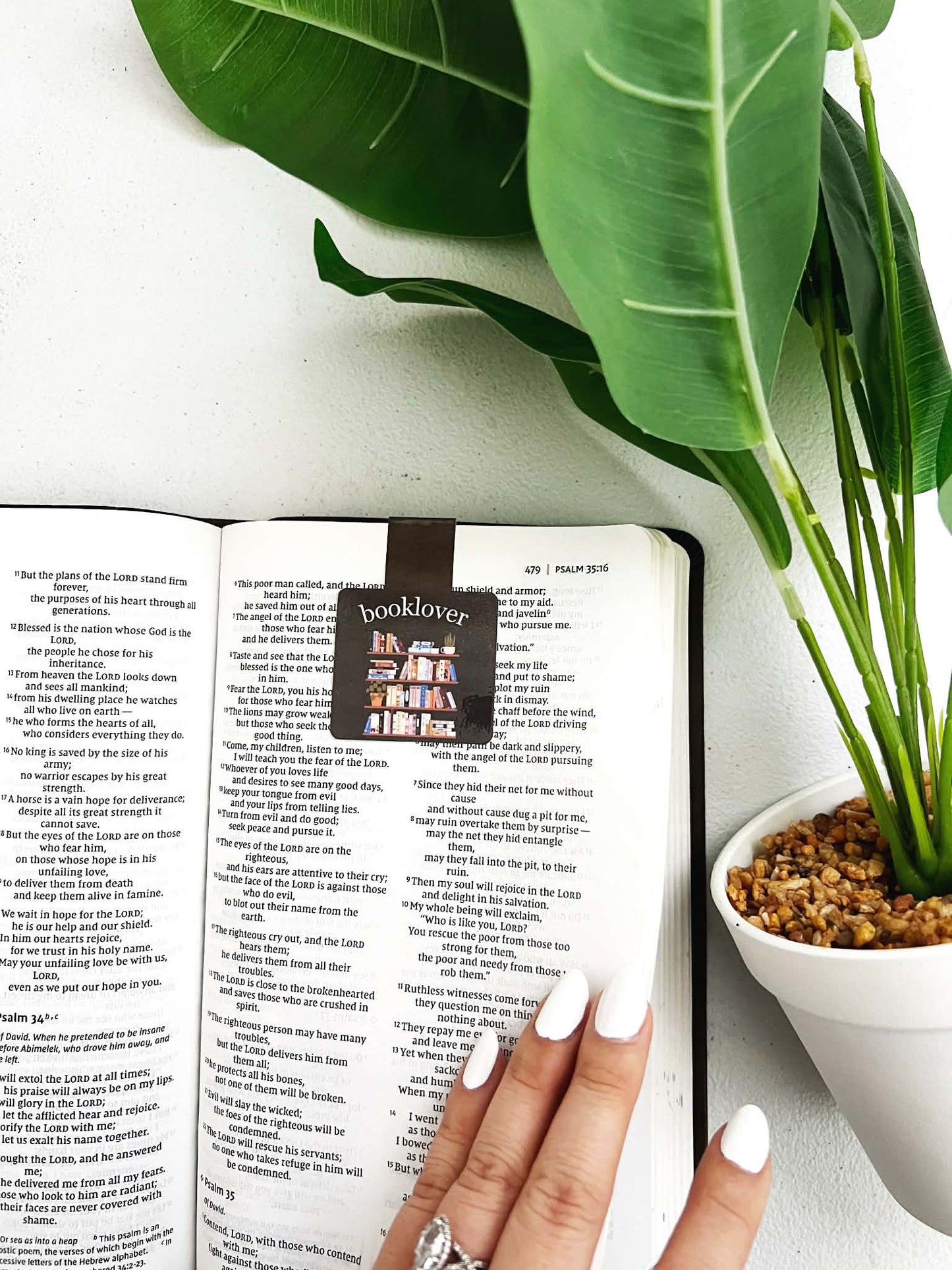 Booklover Magnetic Bookmark